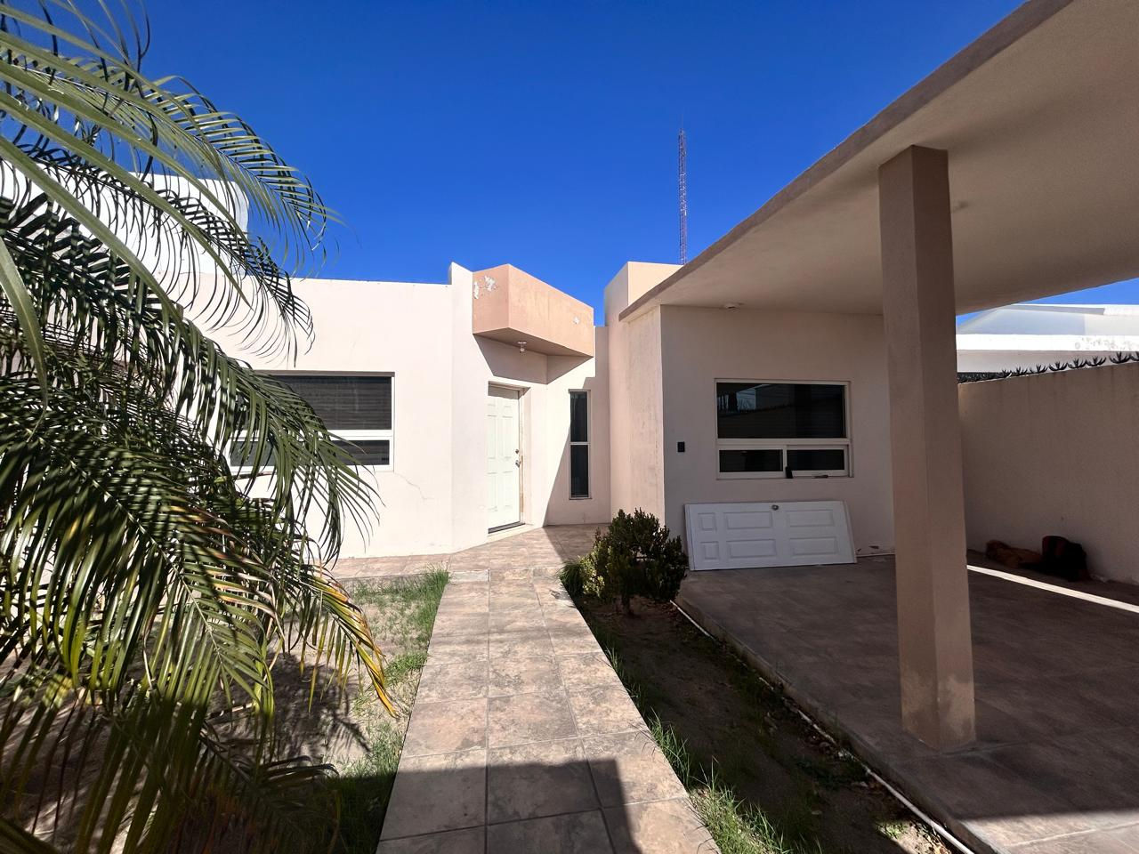 C110 SE VENDE CASA COL. FUNDADORES