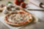 Pizza surgelé fromage et tomate