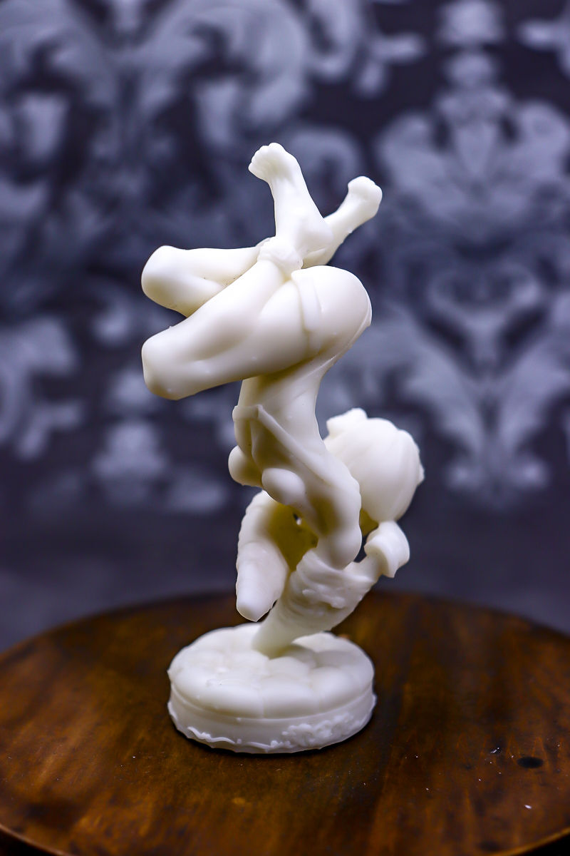 サムネイル： A little quiet, dog girl / STATUE　(未塗装未組み立てガレージキット)
