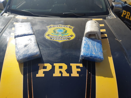 Vídeo: Mulher é presa transportando mais de R$ 100 mil em drogas escondidas em caixa de leite