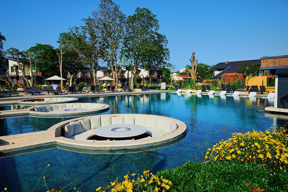 parmos otelin havuz görseli