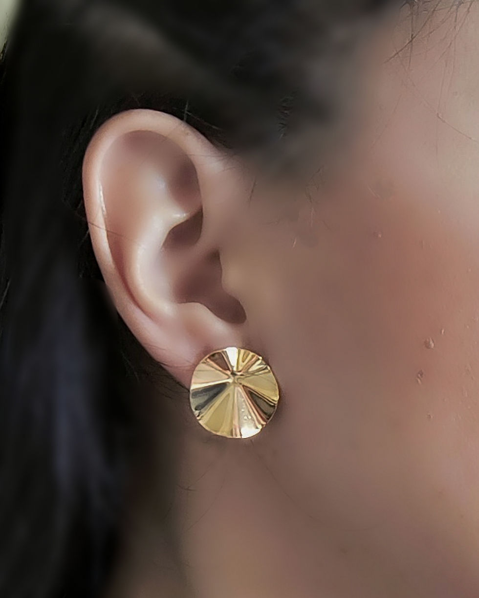 Miniatura: Brinco Bola Martelada - Banho Ouro 18K