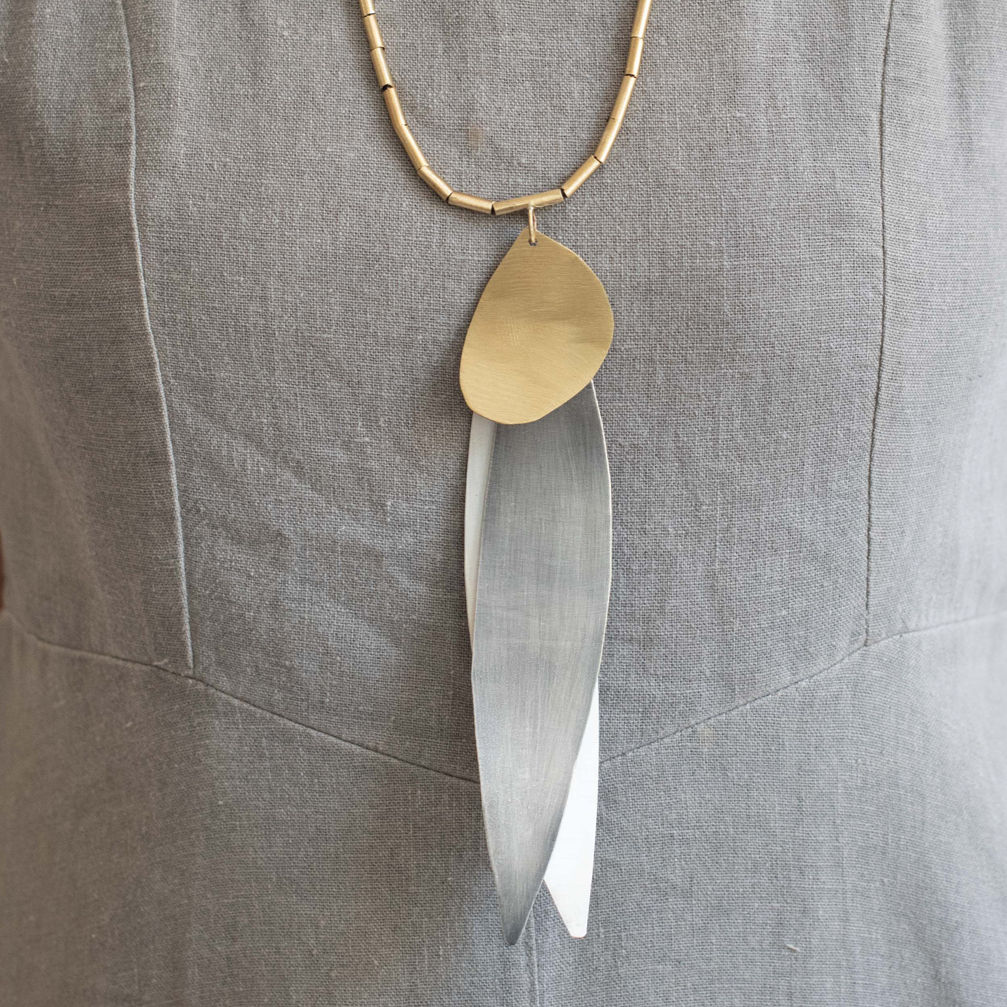 COLAR BUTTERFLY G LONGO - prata branca, prata velha e dourado