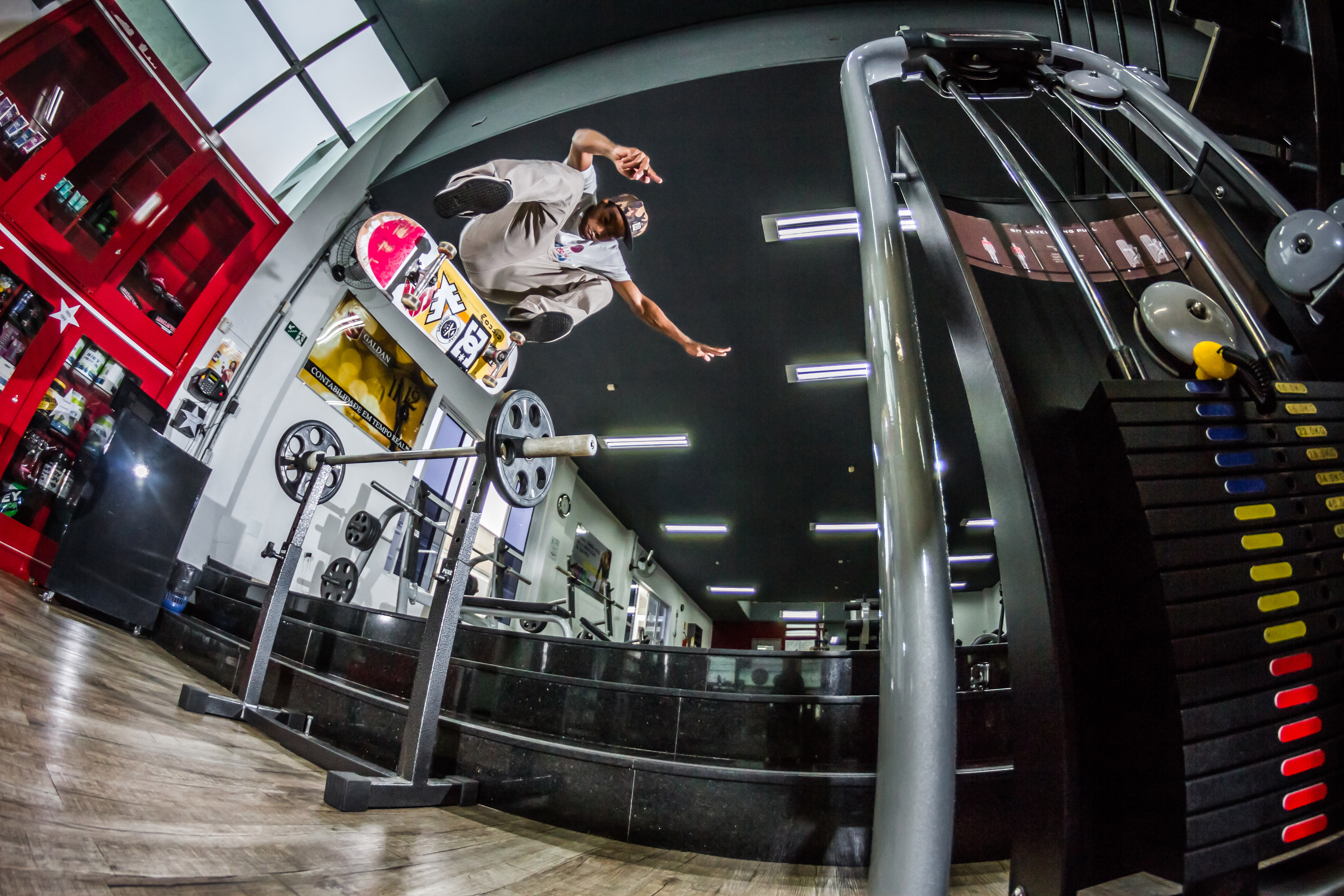 Alex Carolino - SS Heelflip