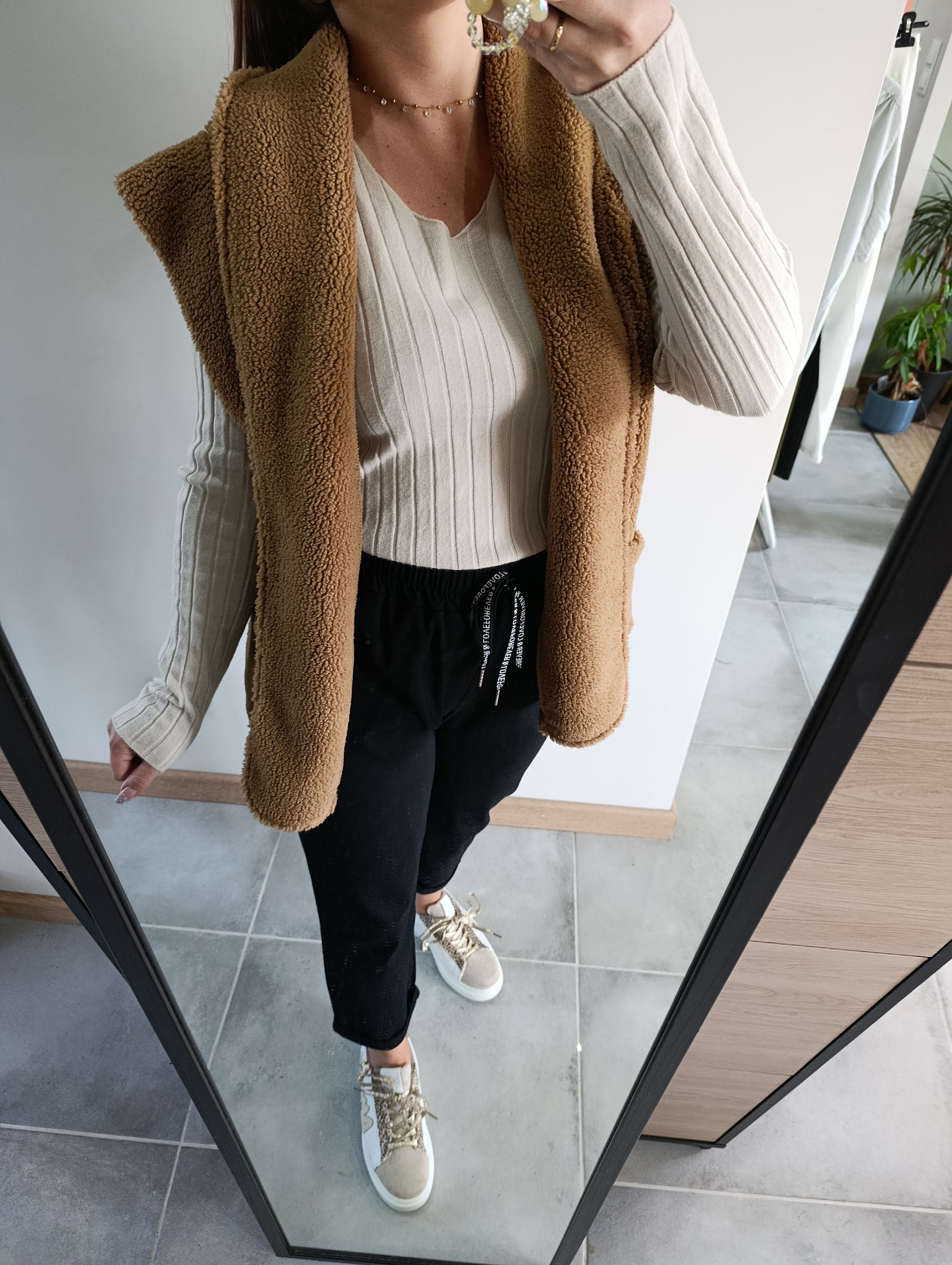 Gilet sans manches moumoute vue de face