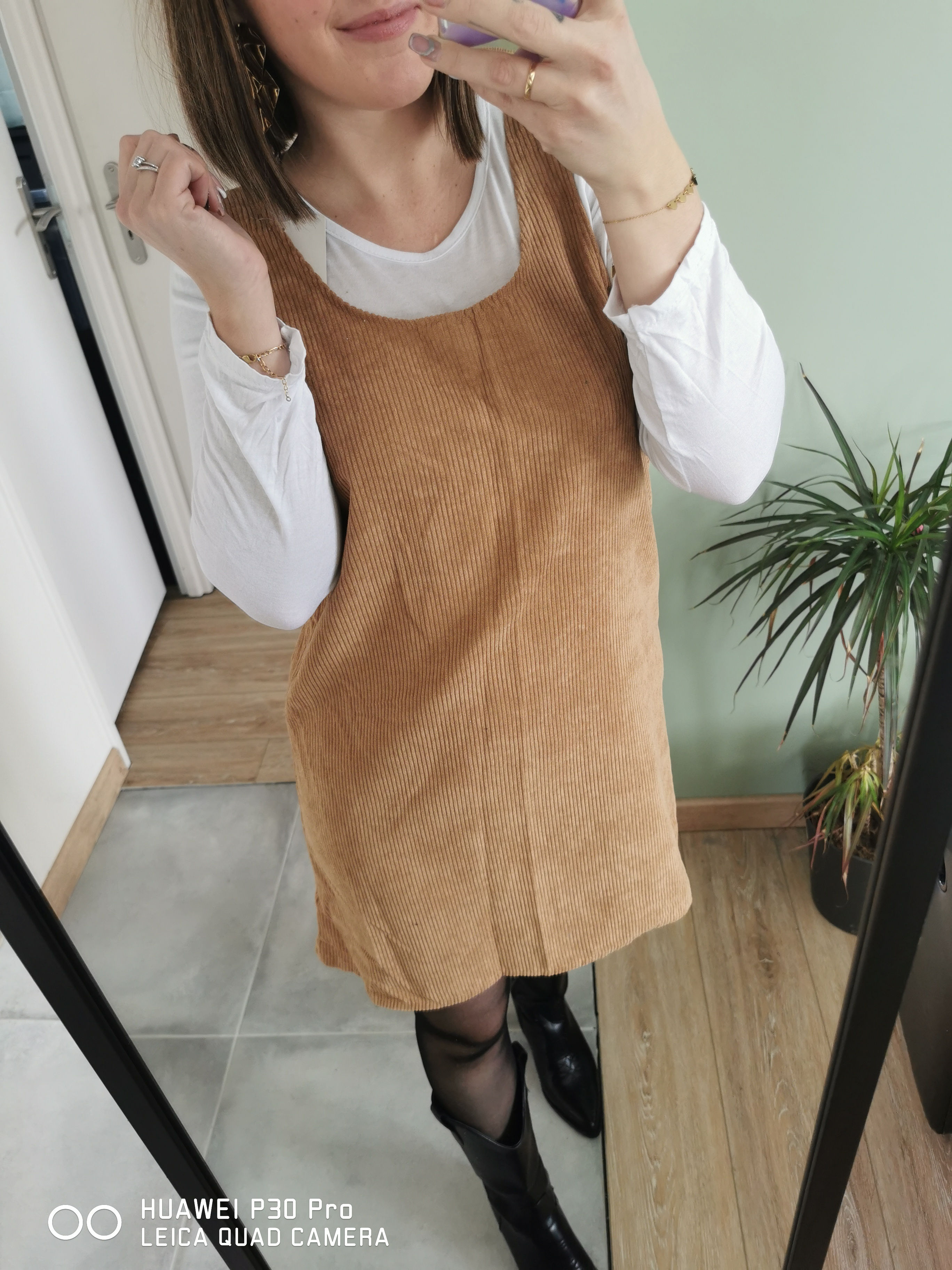 Robe bretelles velours vue de côté