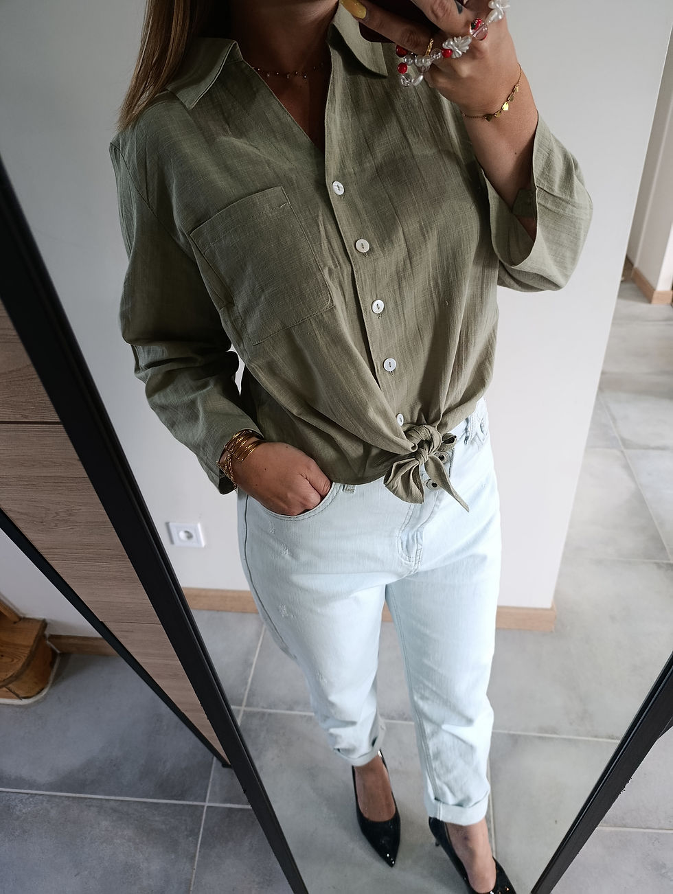 Chemise à nouer vue de loin