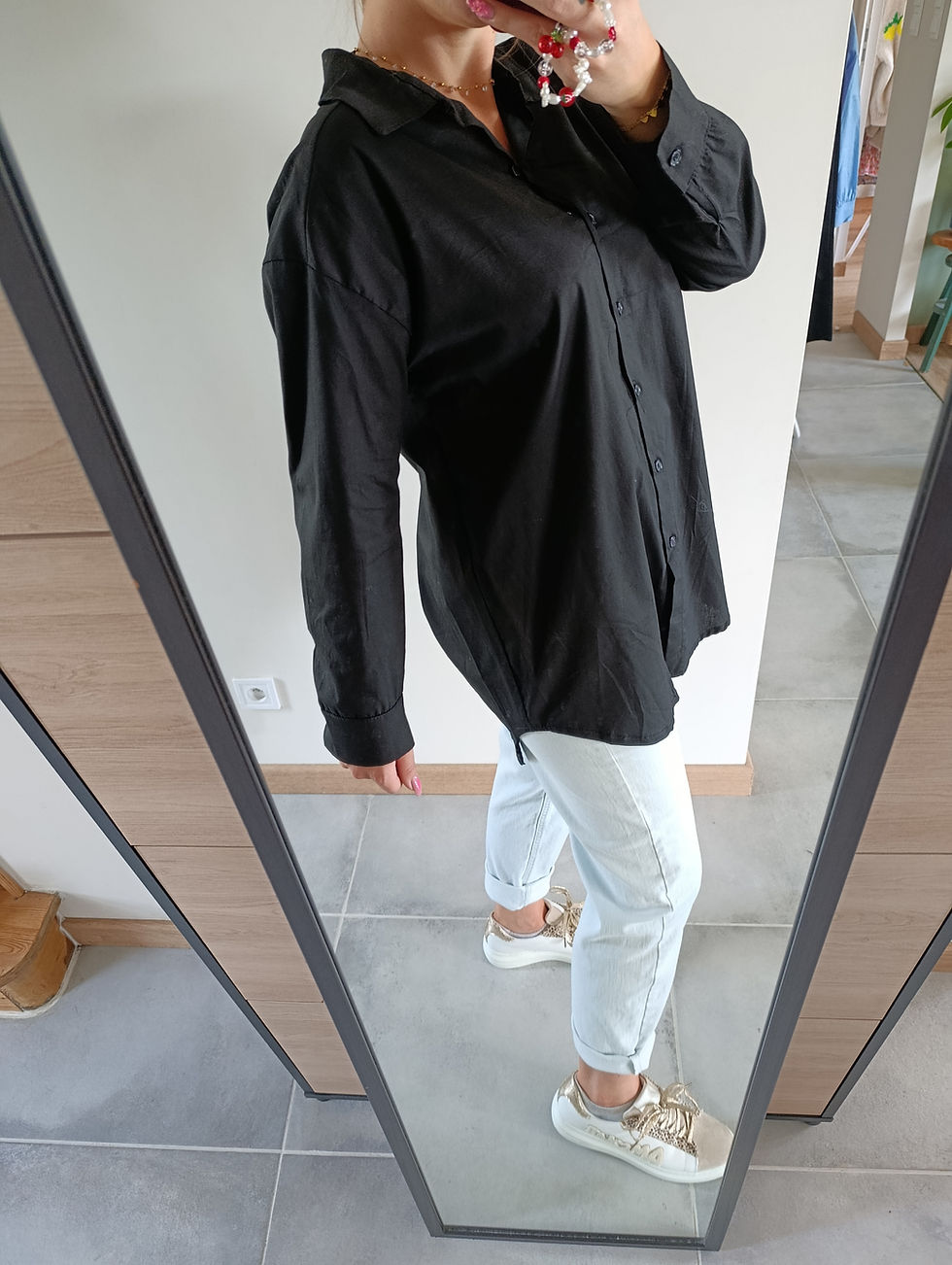 Chemise longue asymétrique vue de côté