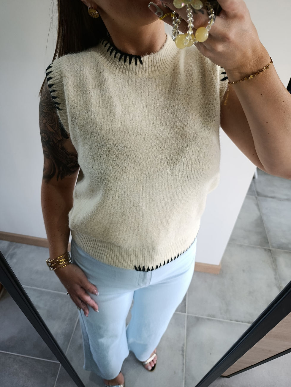Pull sans manches vue de près