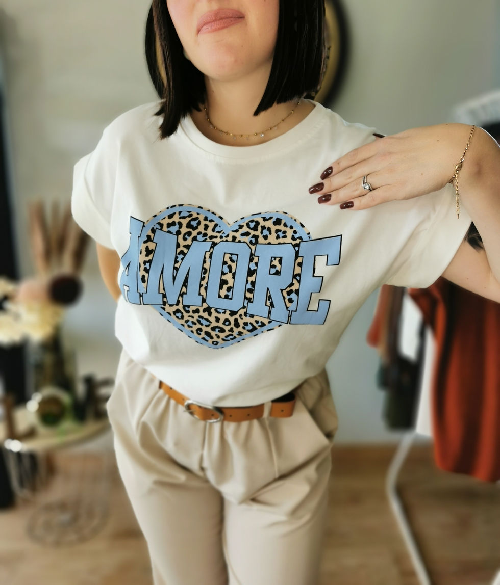 Tee-shirt femme blanc vue de face et de près