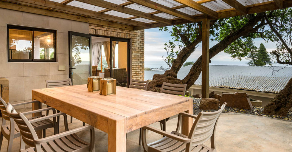 Patio with build in braai and boma