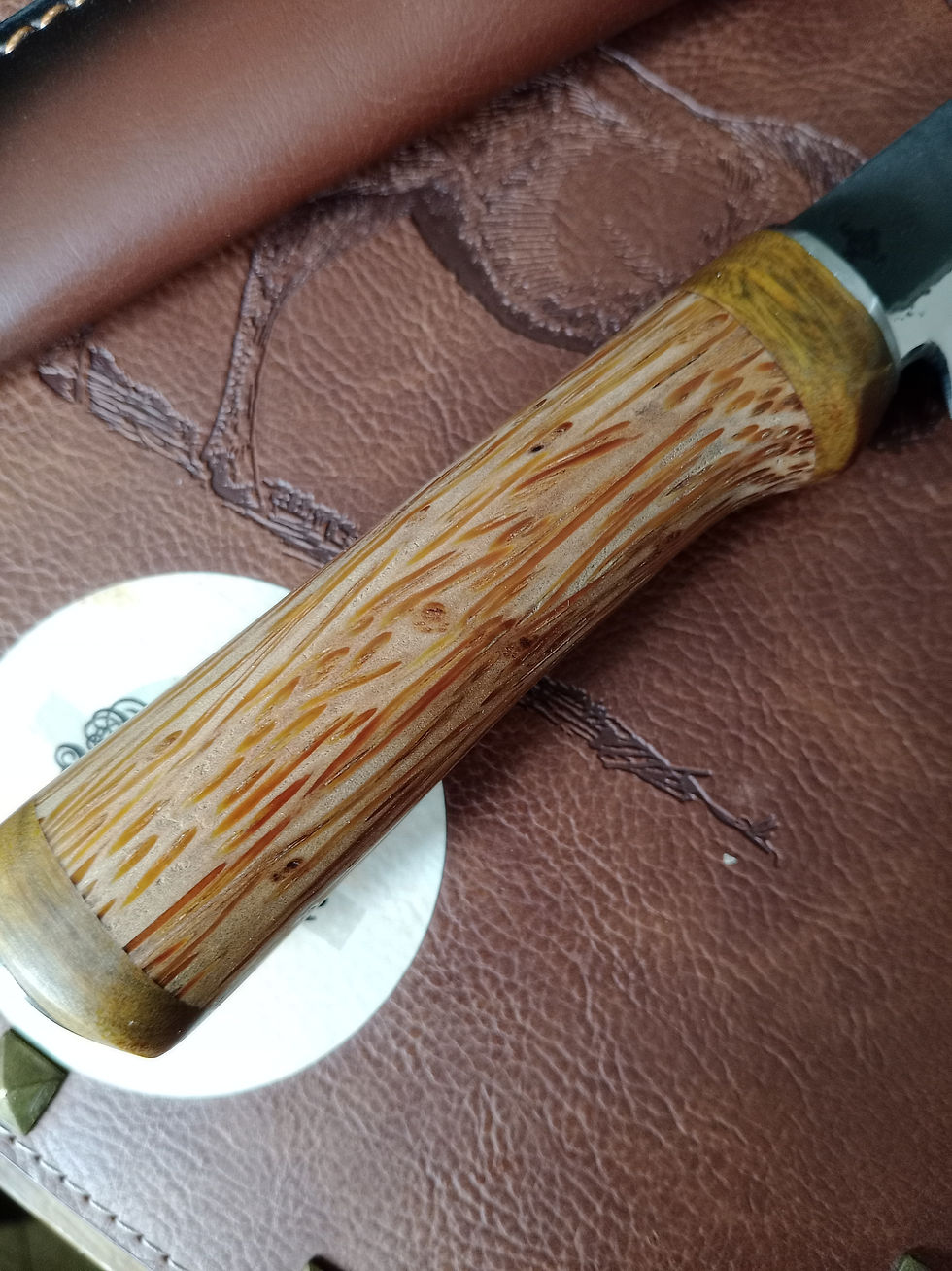 Miniature : Couteau robuste à soie traversante avec etui