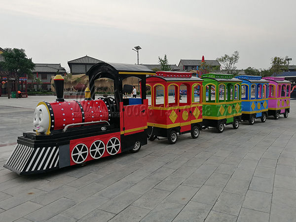 About the introduction of theme park trains producers 