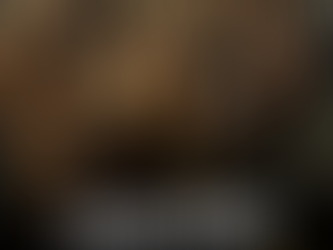 Orta Asya’nın bozkırlarından Anadolu’ya, Türklerin tarihinde müzik, Türk kültürünün yalnızca estetik bir ifadesi değil; tarihsel hafızasının, inanç sisteminin ve toplumsal dönüşümlerinin en köklü taşıyıcılarından biridir. Altay’lardan Tuna’ya varan Türk müzik kültürü, gerek göçebe yaşamın getirdiği şartlarla, gerek verilen savaşlar, gerekse de saray hayatıyla geniş bir yelpazede şekillenmiştir.