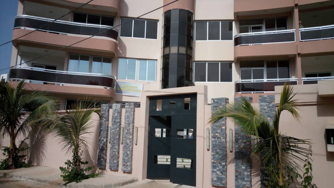 APPARTEMENT F4 À VENDRE AUX ALMADIES