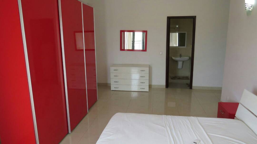 APPARTEMENT MEUBLÉ F5 À NGOR ALMADI