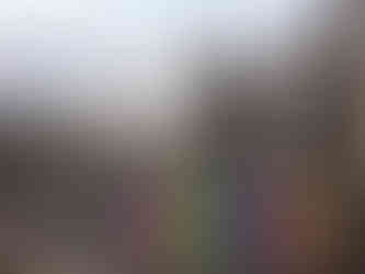 Kolorowe logo Toronto Sign z wieżowcami miasta w tle