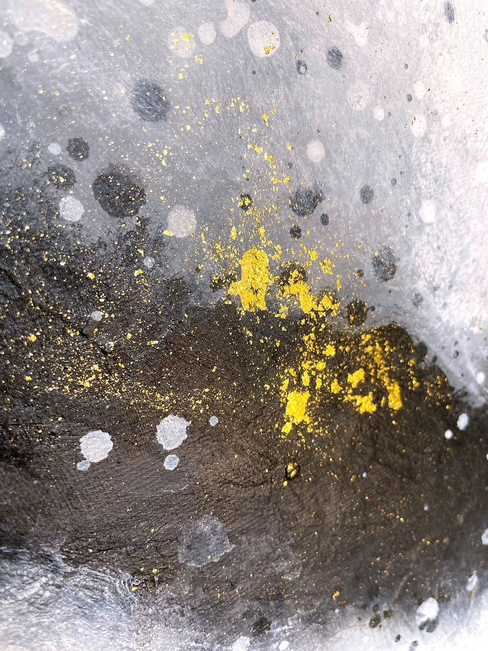 תמונה ממוזערת: Gold textures in moonstone-inspired painting – פרטים מוזהבים בציור מונסטון