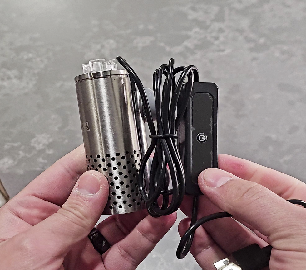 Thumbnail: Surface skimmer close up