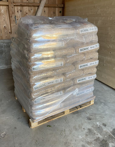 Holzpellets_Brennholzpellets-Direkt_Palette.jpg