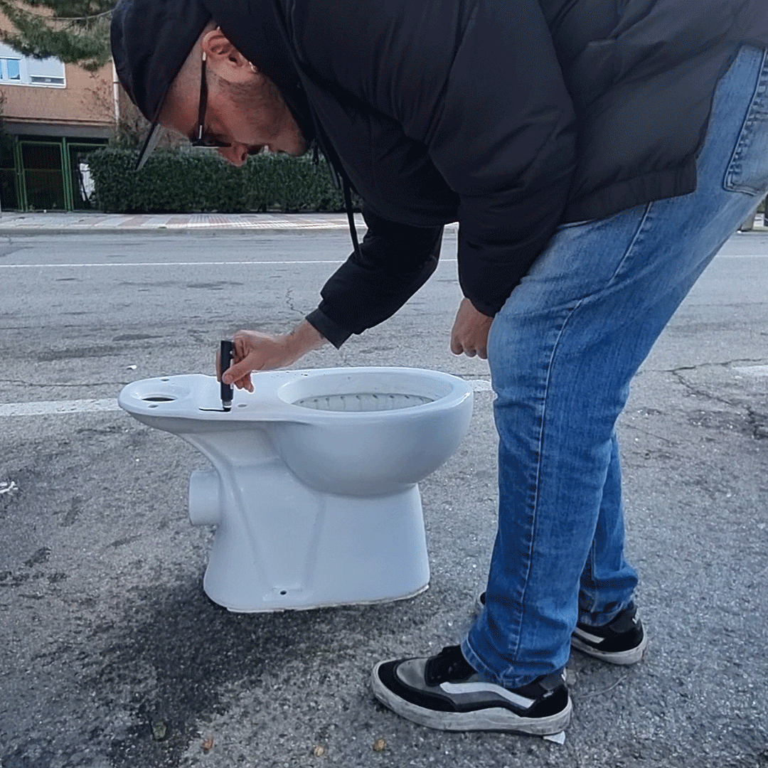TOILET_CANILLEJAS_1080x1080.gif