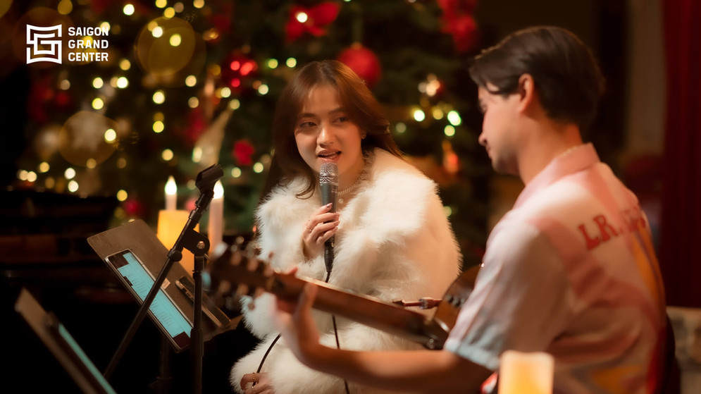 Christmas Jazz Night Xuan Nghi Chloe Nguyen Genius Band Live Music, SAIGON GRAND CENTER is a perfect VENUE EVENT near me for rent, hire in Orange County, California: Corporate Company Community, Function Meeting, Private Party Birthday, Luxury Wedding Reception Venues, Marriage Anniversary, Bridal Shower, Christmas Celebration Dinner, Music Concert Art Show, Nightclub, Lounge... SGC VENUE building: BALLROOM, THEATER, LOBBY offers a large or small event space for up to 1,000 Guests & has big room, banquet hall, place, space, location, spot for your events. Rent, Hire SGC VENUE for your memorable events