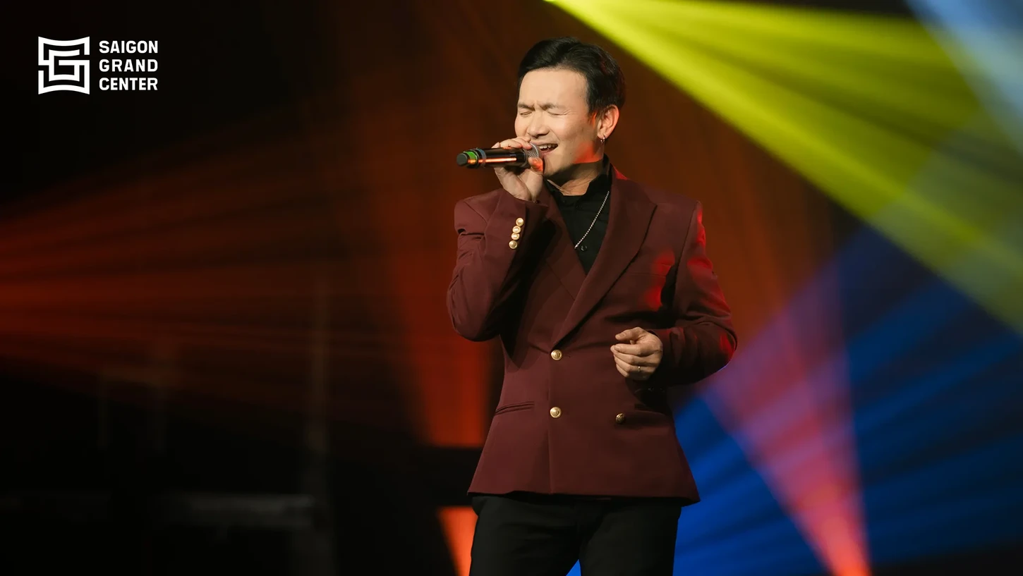 SAIGON GRAND CENTER is a perfect VENUE EVENT near me for rent, hire in Orange County, California: Corporate Company Community, Function Meeting, Private Party Birthday, Luxury Wedding Reception Venues, Marriage Anniversary, Bridal Shower, Christmas Celebration Dinner, Music Concert Art Show, Nightclub, Lounge... SGC VENUE building: BALLROOM, THEATER, LOBBY offers a large or small event space for up to 1,000 Guests & has big room, banquet hall, place, space, location, spot for your events. Rent, Hire SGC VENUE for your memorable events