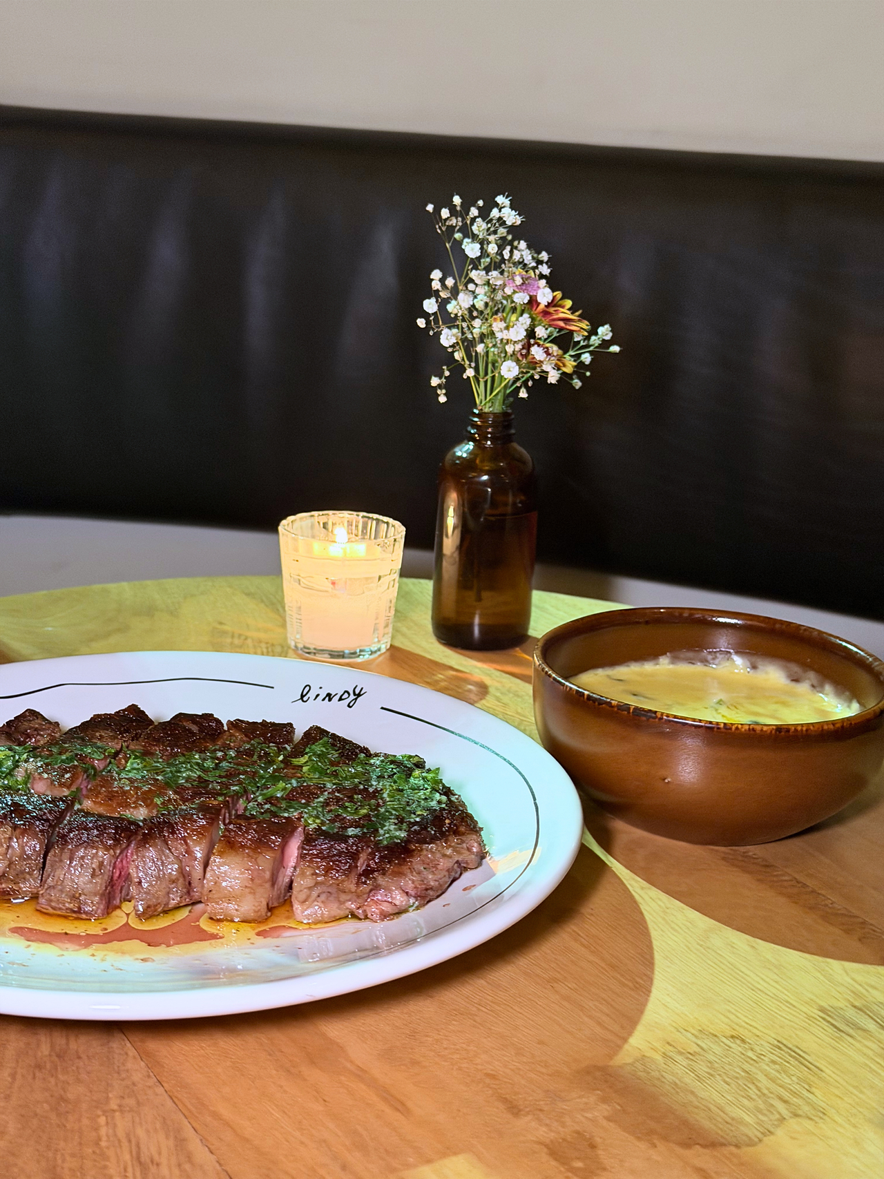 Dine at Lindy | Condesa | Local Co