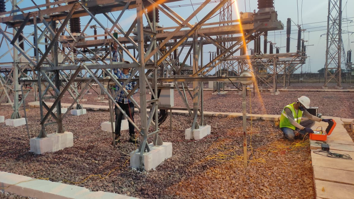 Lightning arrester testing in a 220kV Switchyard using KPM LA 103+ , Lightning Arrester Tester / MOA Tester / Surge Arrester Tester