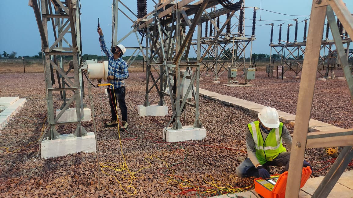 Lightning arrester testing in a 220kV Switchyard using KPM LA 103+ , Lightning Arrester Tester / MOA Tester / Surge Arrester Tester