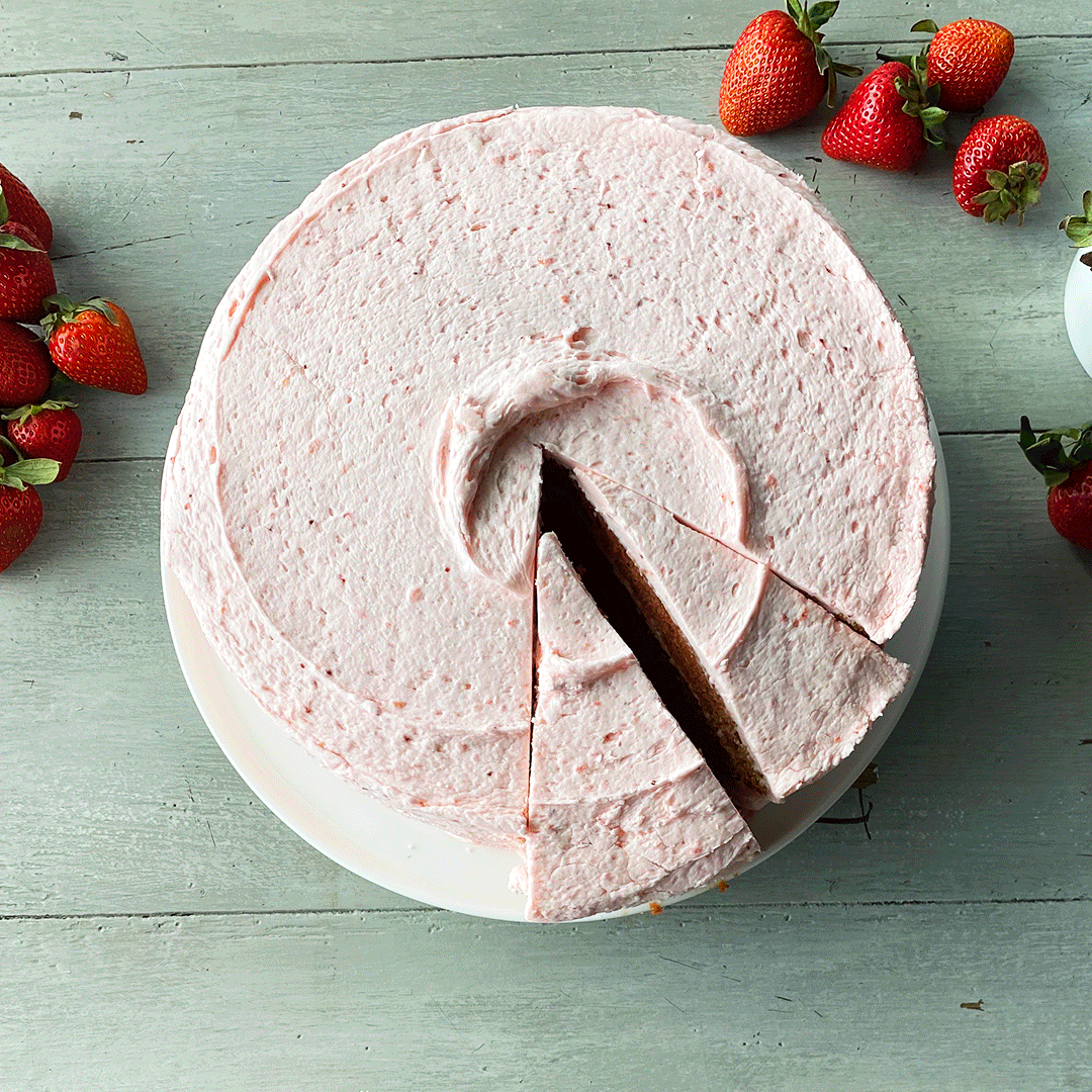 NEM051121_SummerLTO_QFest_StrawCakeGiF_SOC011_1bd.gif