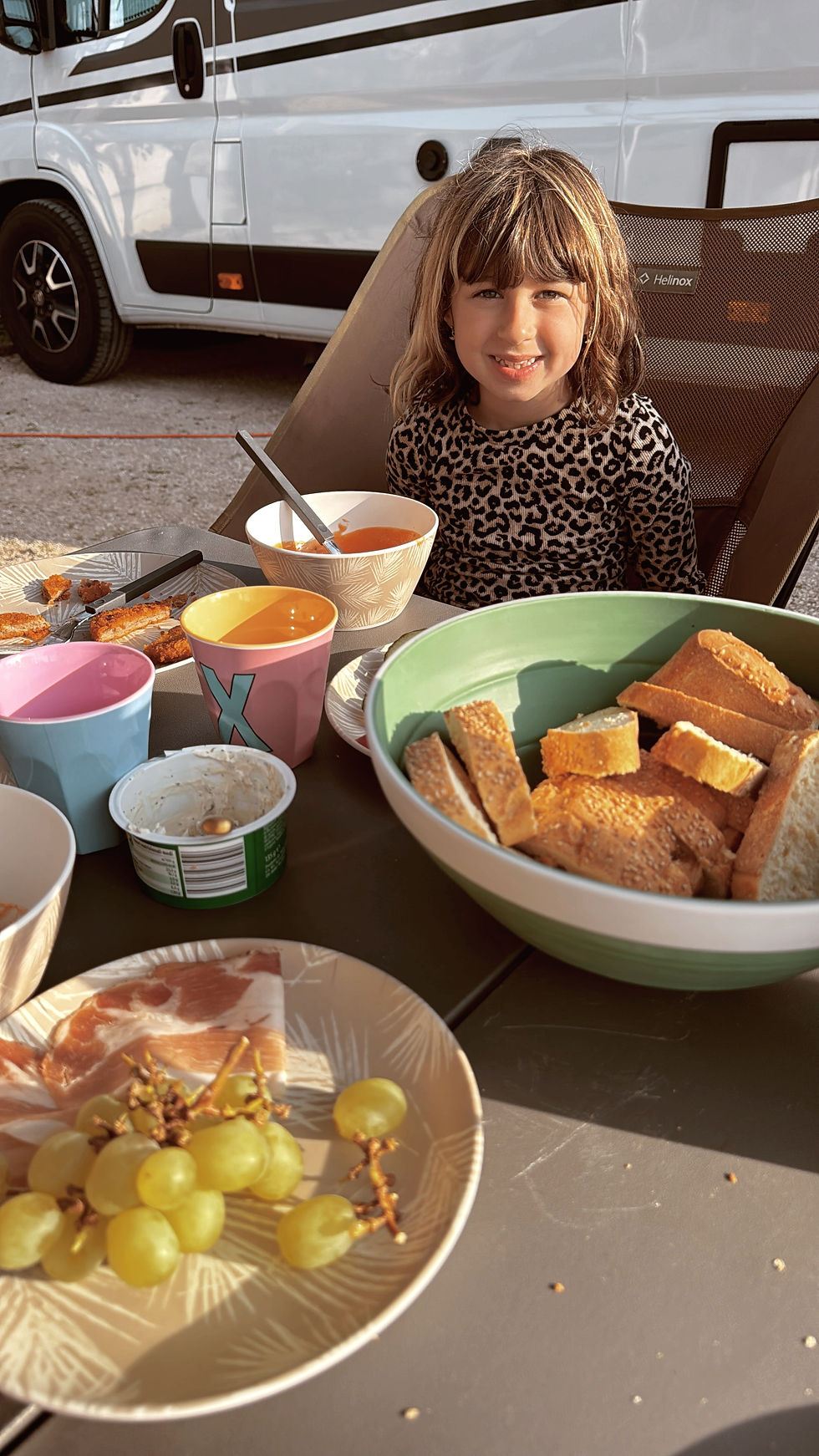 Voor het eerst buiten eten.