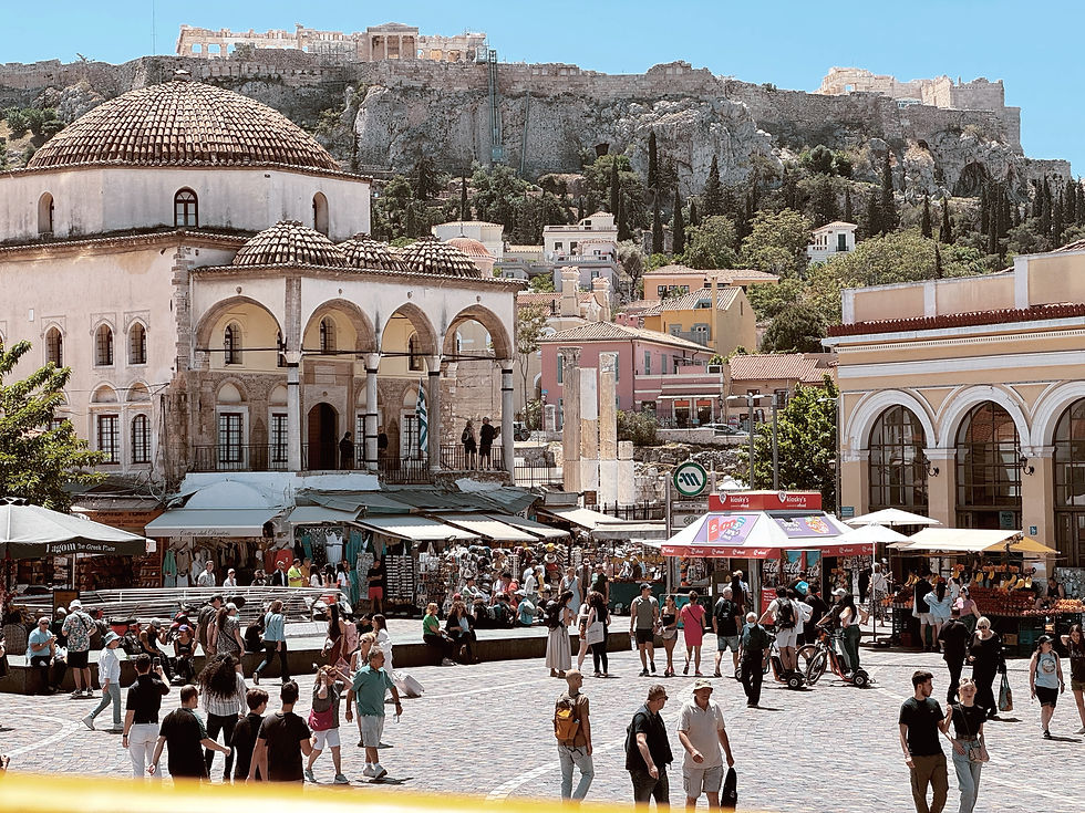 Het Monastiráki Plein met de Tzistarakis Moskee. De oudste moskee van het Ottomaanse rijk.