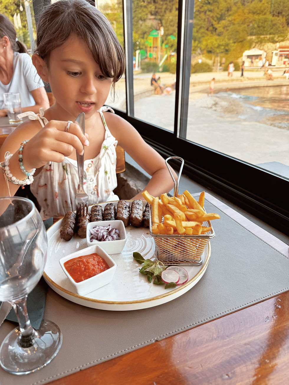 Cevapcici, pittige gehaktballetjes, een specialiteit in Kroatië.