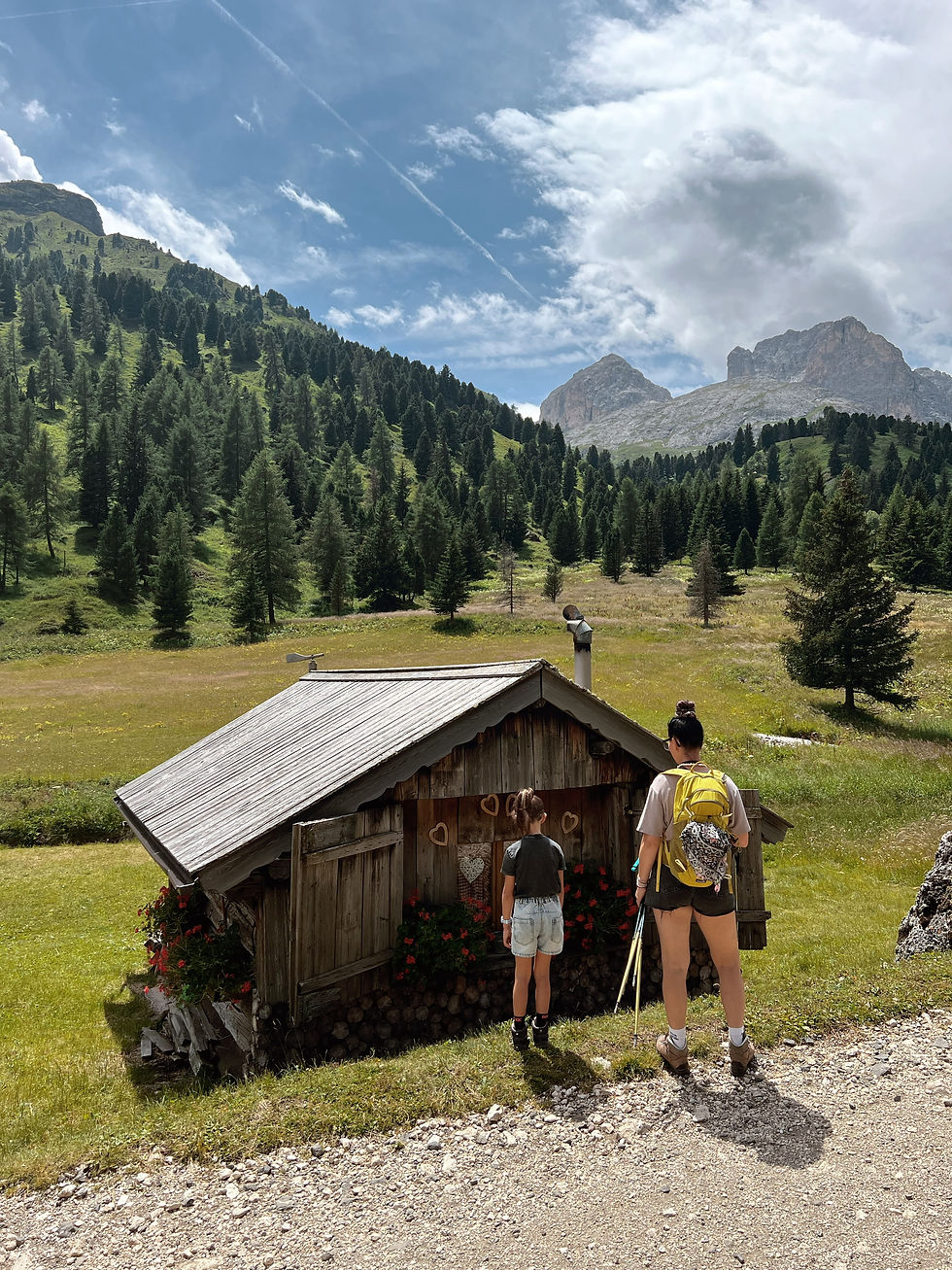 Wat een schattige hutjes staan er op deze route.