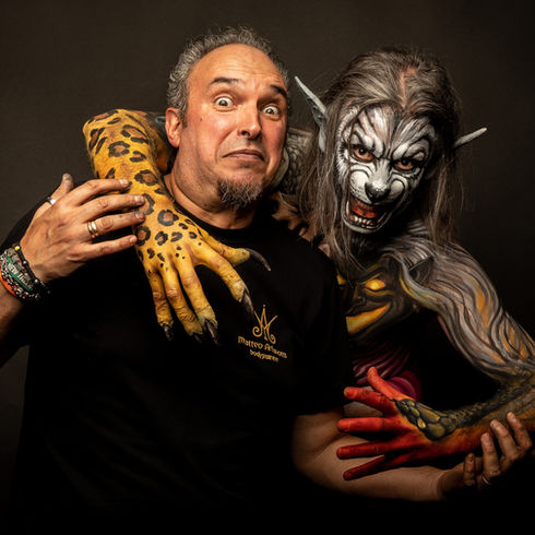 Modelo Maquiagem Artística Corporal