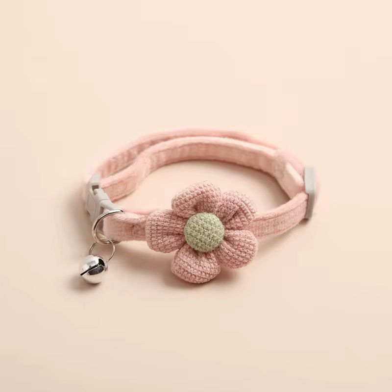 Thumbnail: Cat Collar with Bell and Flower