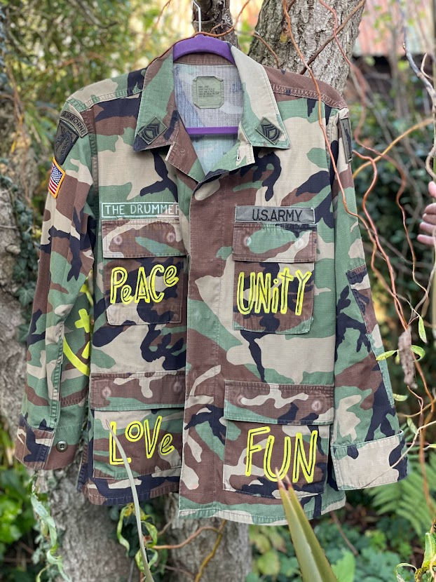 Thumbnail: I BET YOU LOOK GOOD vintage camo jacket- size small