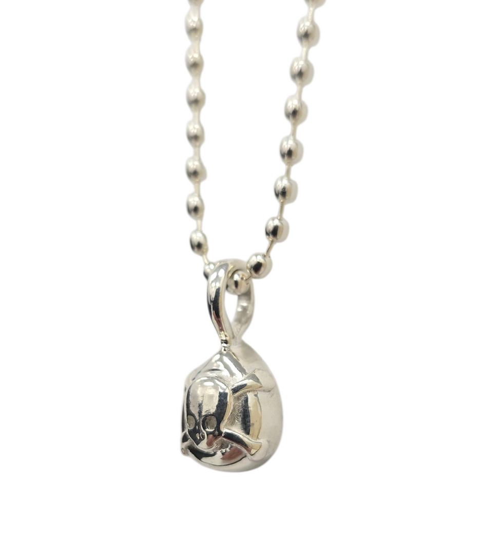 Thumbnail: Reversible Emerald Skull Teardrop - Silver