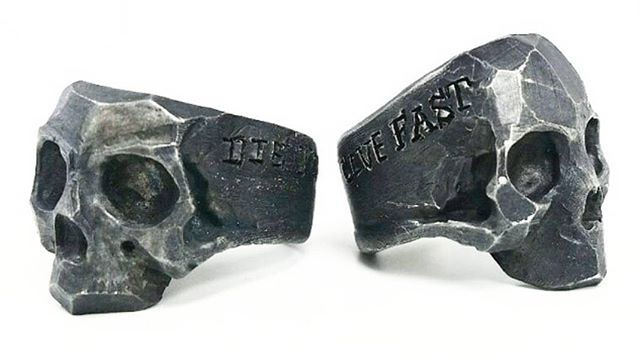 Thumbnail: Die Young Skull Ring in Silver