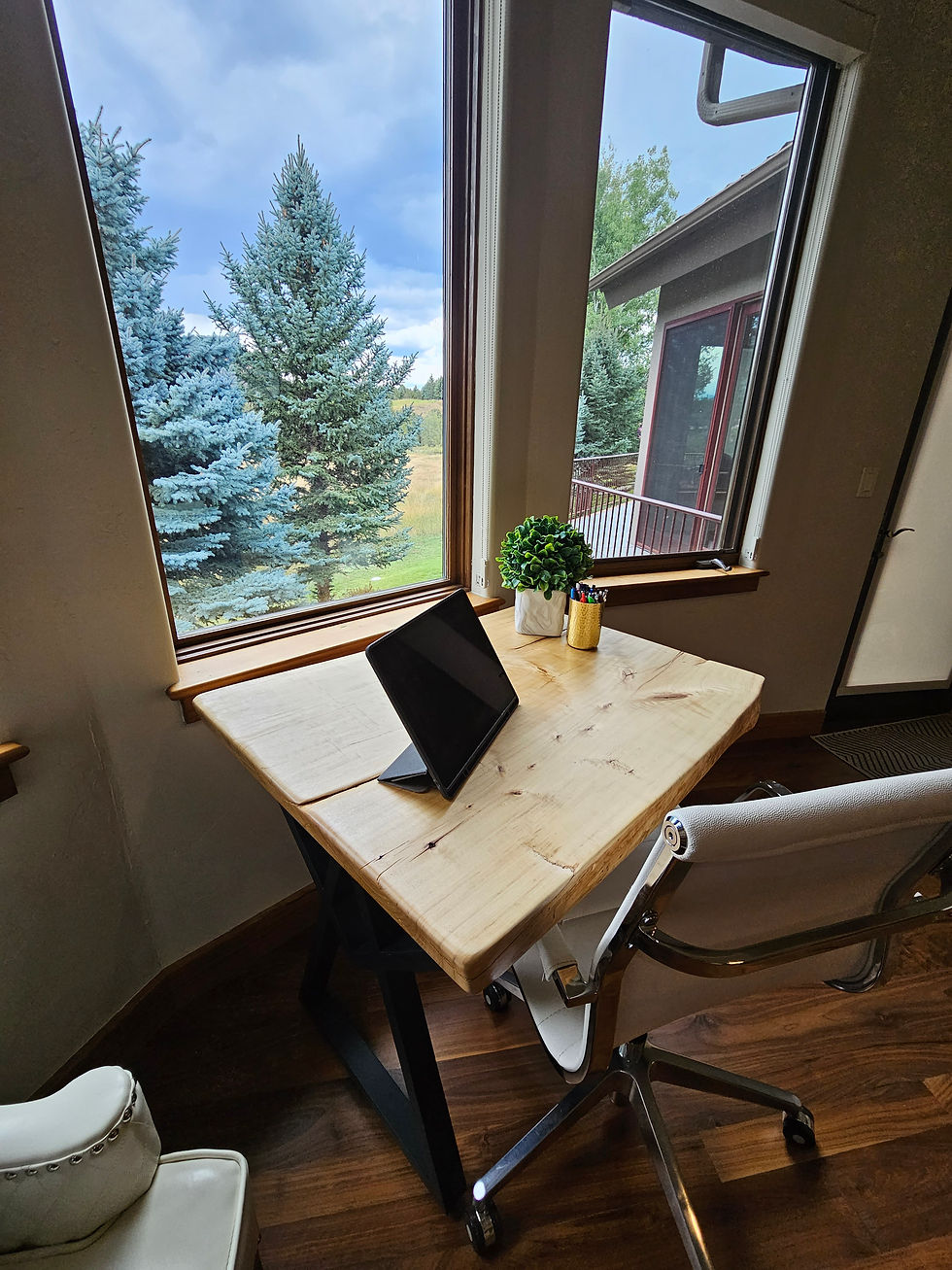 Thumbnail: Family Hearth Entryway Table