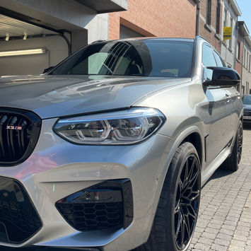 Vooraanzicht van een BMW