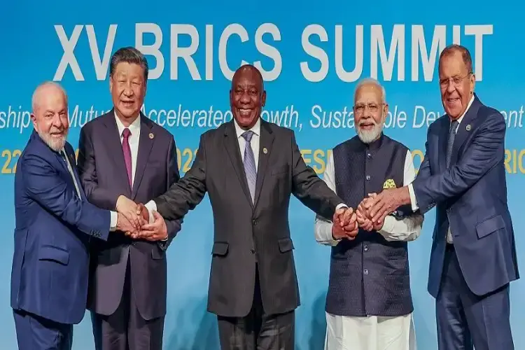 نئی دہلی میں BRICS سربراہی اجلاس: مودی۔شی ملاقات اور عالمی سیاست میں نئی صف بندی