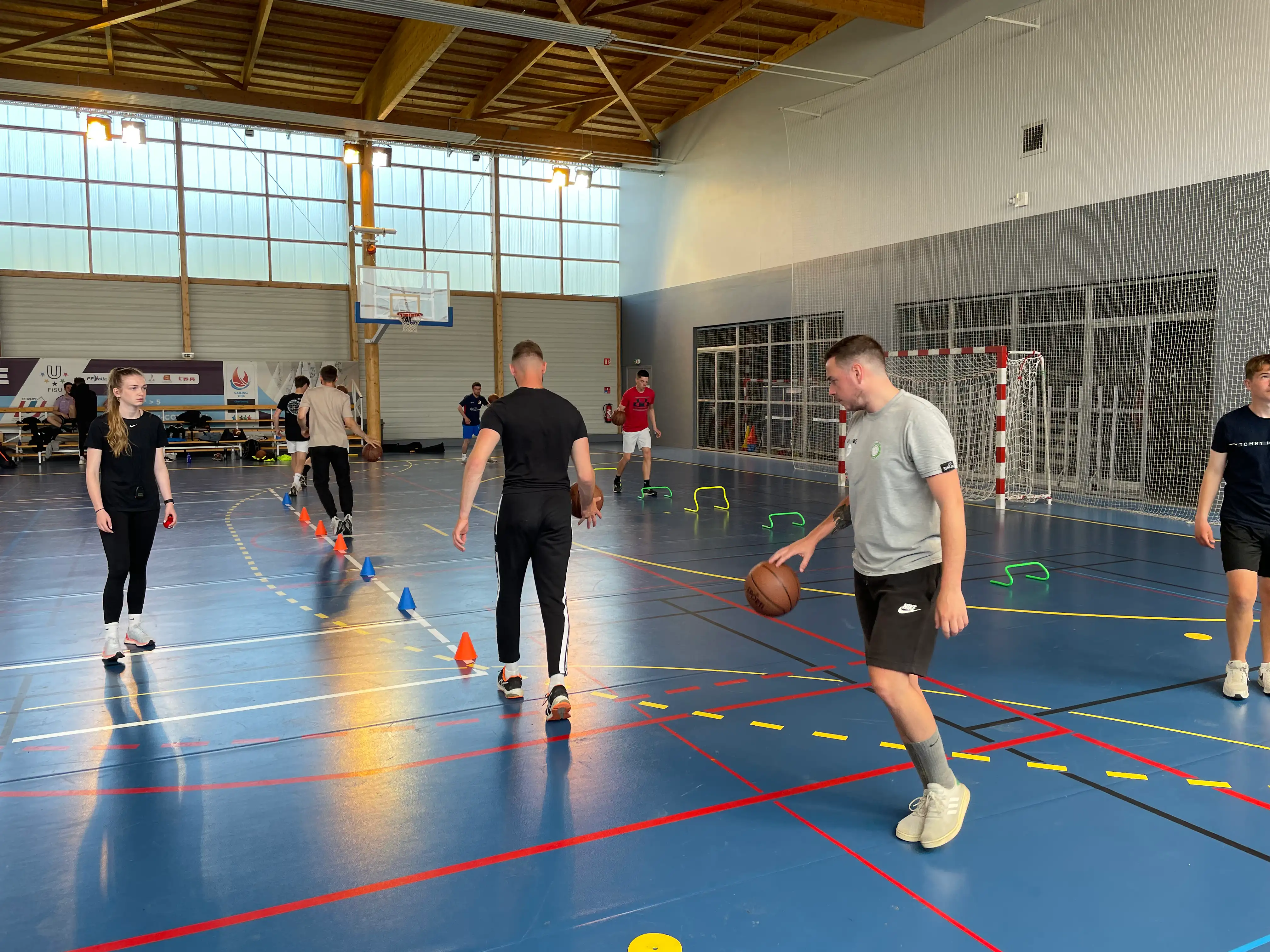 Les apprenants BPJEPS APT sur un entrainement de basketball