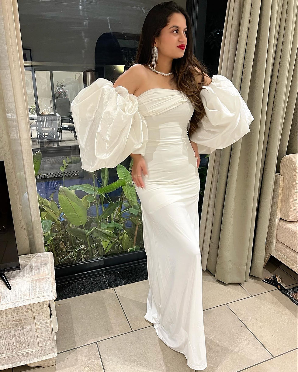 Thumbnail: Ball sleeve gown