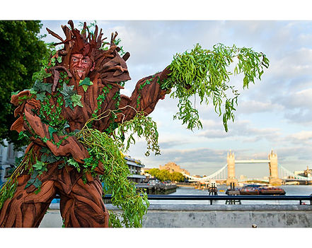 stilts-wild-wood-walkabout-london-bridge
