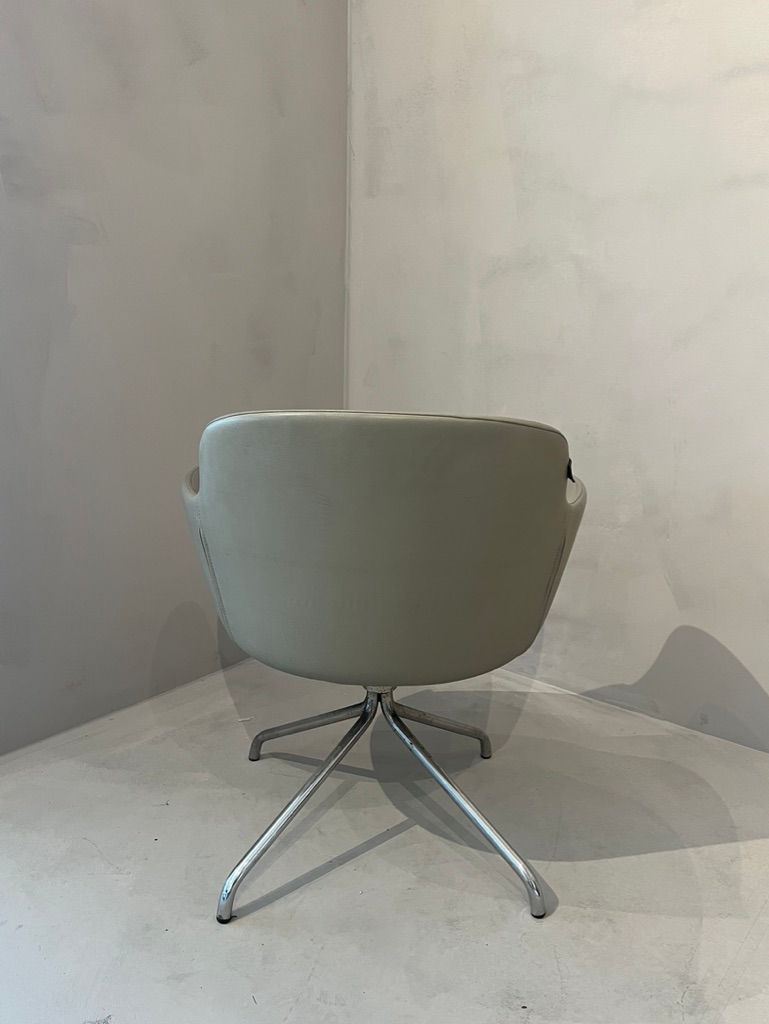 Thumbnail: Grey Leather Contact&Project seats (2)