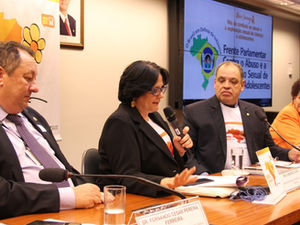 Frente parlamentar irá apoiar Ministério com políticas públicas para a família