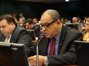 Projeto de Lei proíbe a realização do Enem com as escolas fechadas