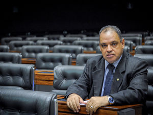 Voto de Roberto Alves garante o reajuste salarial aos agentes comunitários de saúde